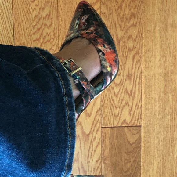 BCBGeneration Gladiator Buckle Strap Heel Shoes - Picture 11 of 16